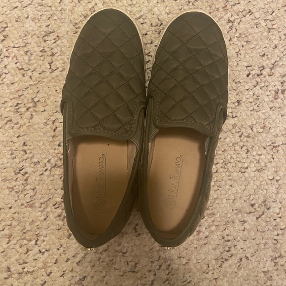 Olive green slip on sneakers - Picture 1 of 1